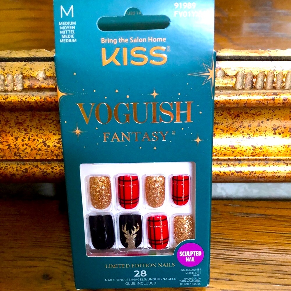 New Kiss Voguish Fantasy Limited Edition glue on nails-28 assorted holiday nails